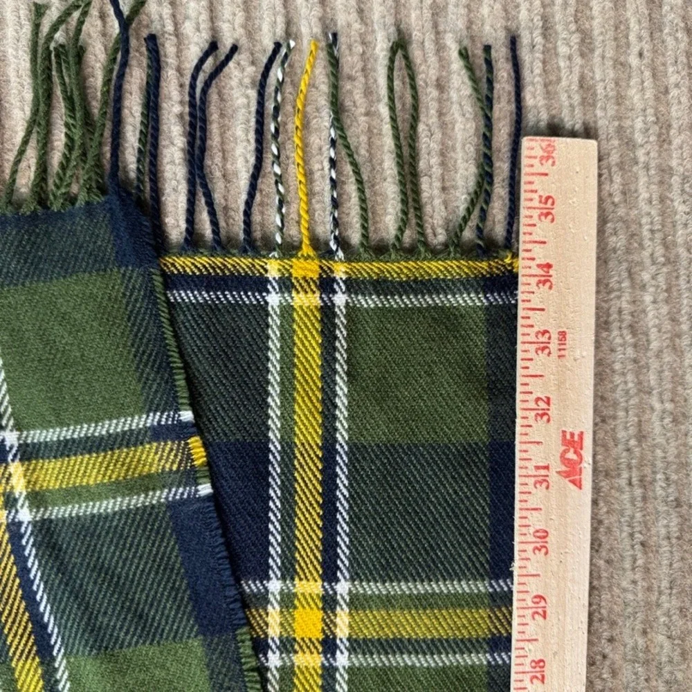 NWT Old Navy Plaid Scarf Green Navy Yellow Acrylic Fringe Winter Unisex 448623-